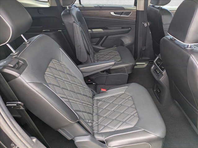 Used 2024 Volkswagen Atlas SEL Premium R-Line AWD/4WD image 23