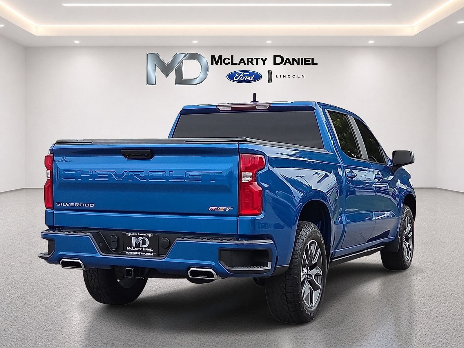 Used 2024 Chevrolet Silverado 1500 RST w/ Z71 Off-Road Package AWD/4WD image 5