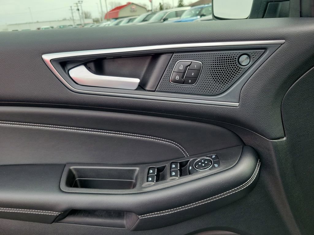 Certified 2024 Ford Edge Titanium image 19