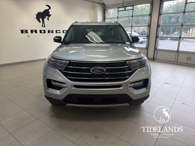 Certified 2024 Ford Explorer XLT w/ Equipment Group 202A AWD/4WD image 3