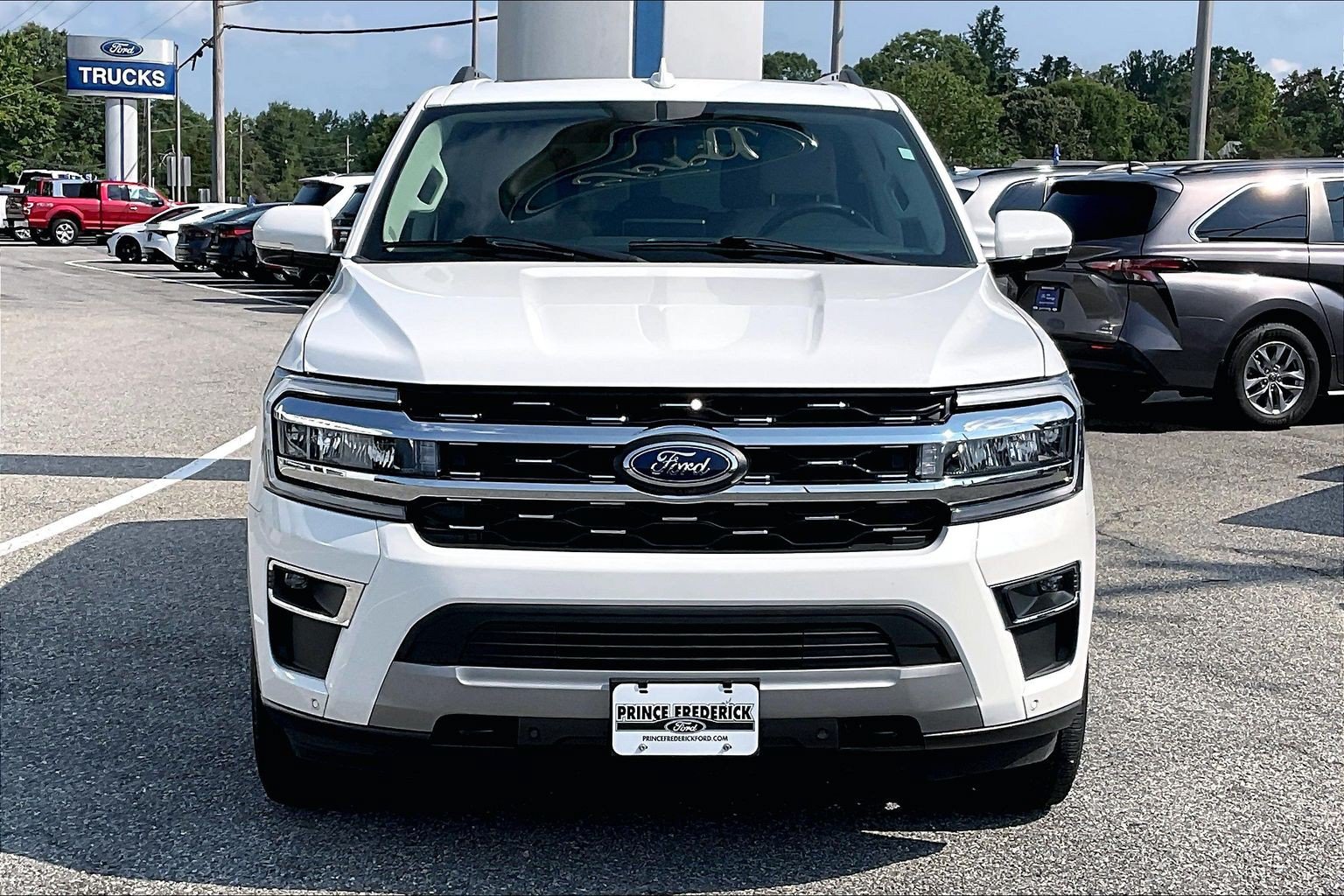 Certified 2023 Ford Expedition Limited AWD/4WD image 2