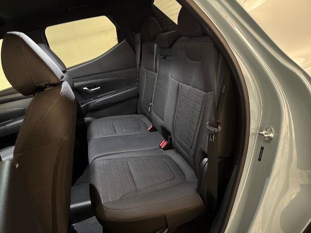 Used 2025 Hyundai Santa Cruz SE FWD image 31