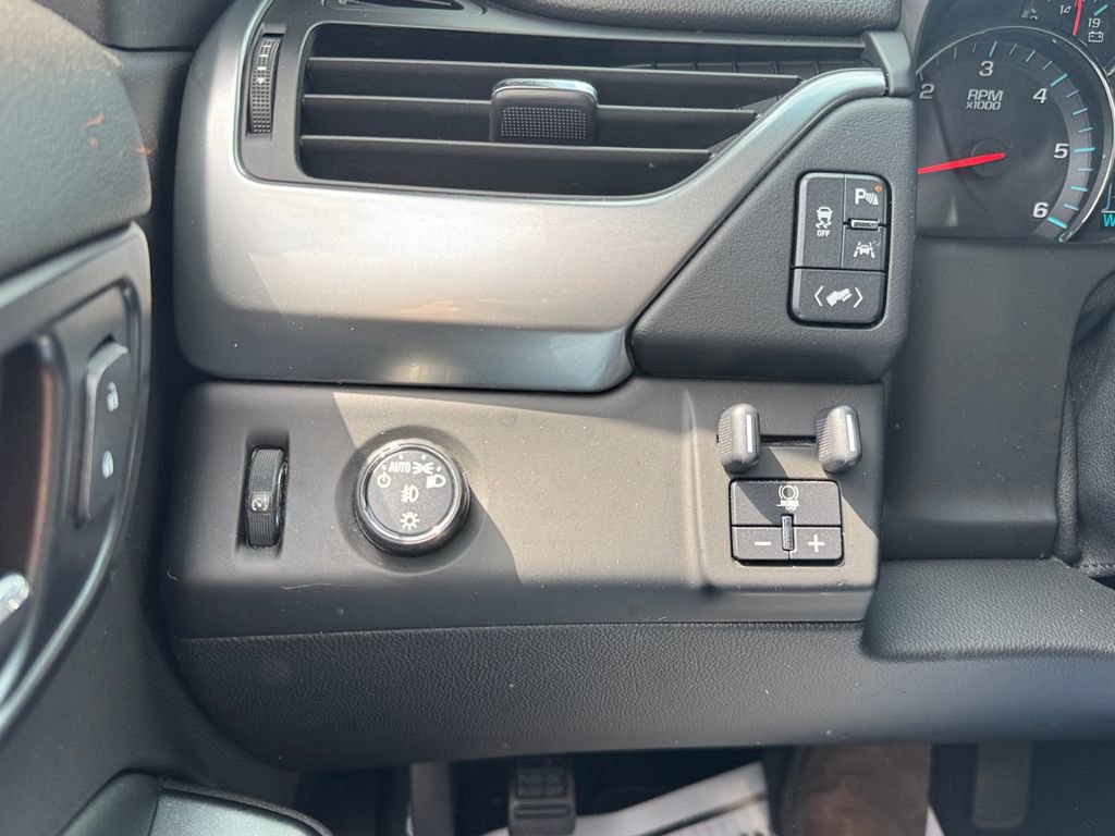 Used 2017 Chevrolet Tahoe LT w/ LT Signature Package image 27