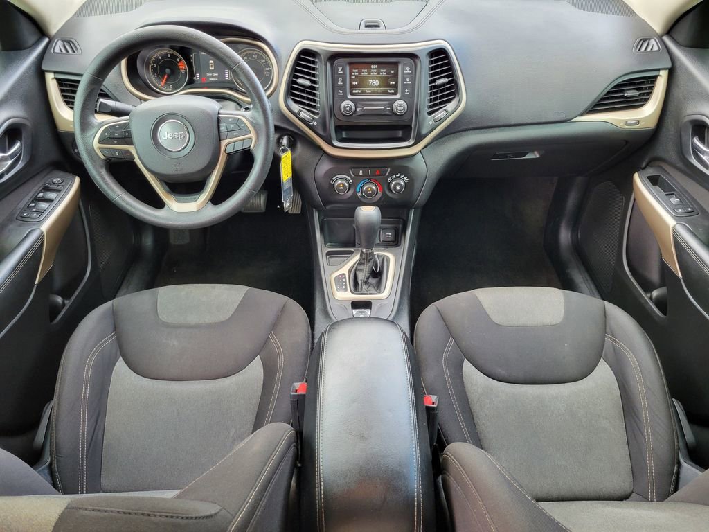 Used 2018 Jeep Cherokee Latitude image 16