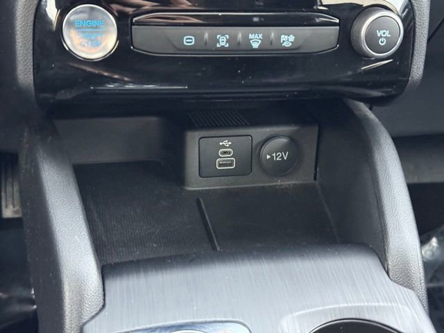 Certified 2025 Ford Escape SE image 19