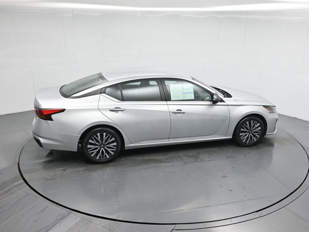 Used 2023 Nissan Altima 2.5 SV image 14