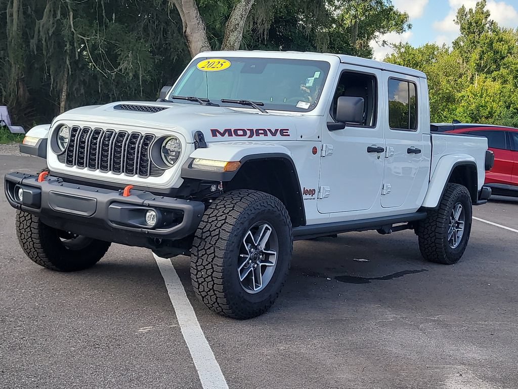 Used 2025 Jeep Gladiator Mojave AWD/4WD image 2