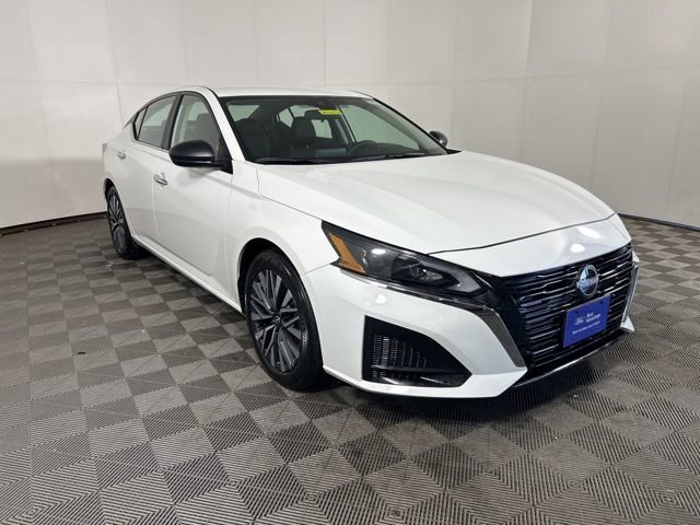 Used 2025 Nissan Altima 2.5 SV FWD image 5