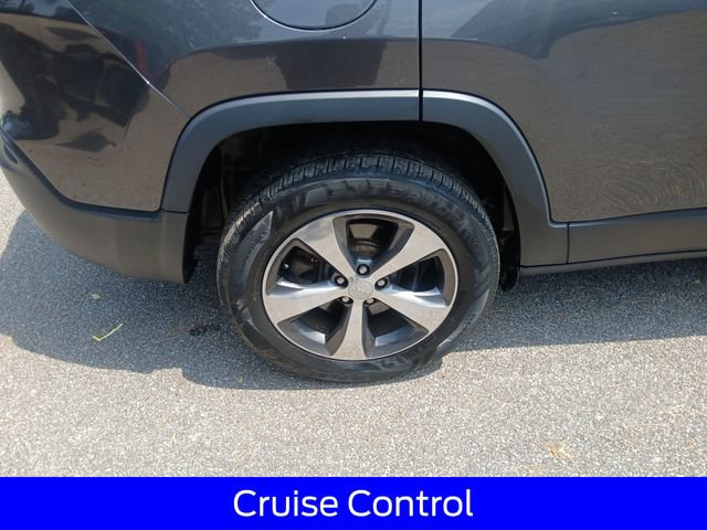 Used 2019 Jeep Cherokee Limited AWD/4WD image 11