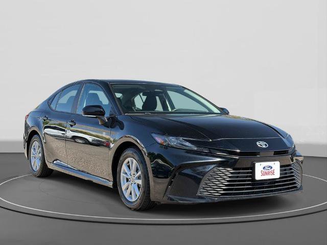 Used 2025 Toyota Camry LE FWD image 4