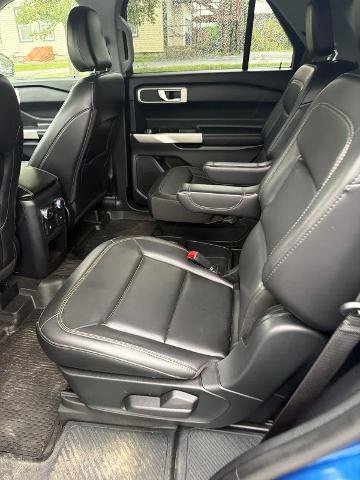 Certified 2021 Ford Explorer XLT w/ Equipment Group 202A AWD/4WD image 6