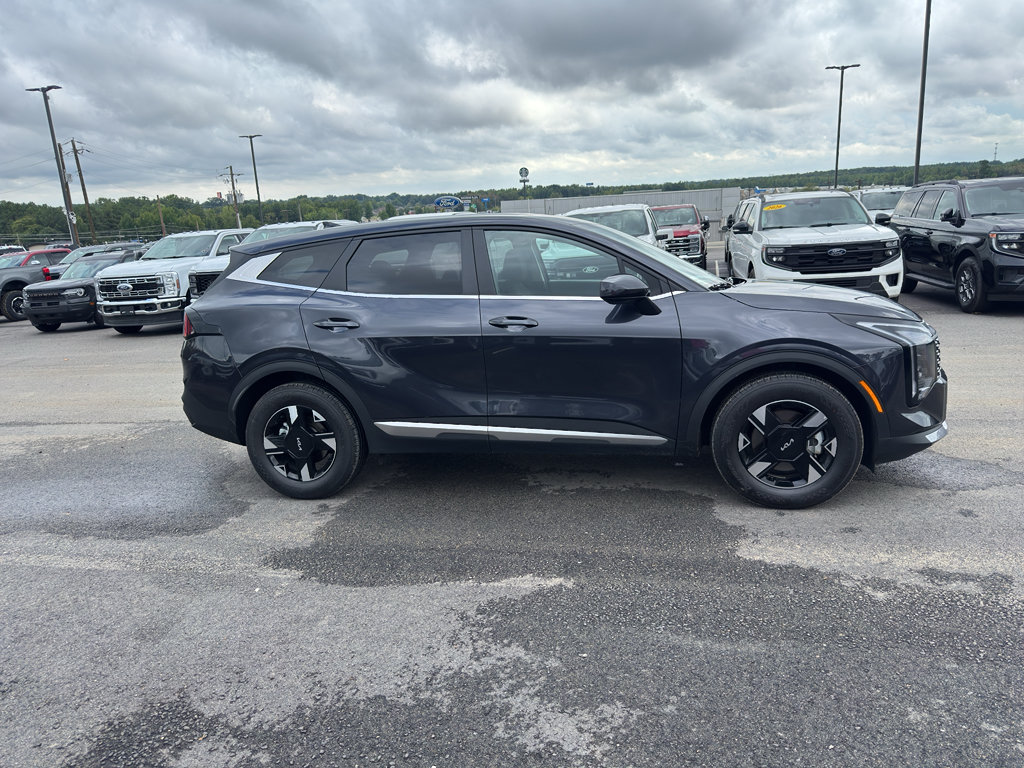 Used 2026 Kia Sportage LX FWD image 4