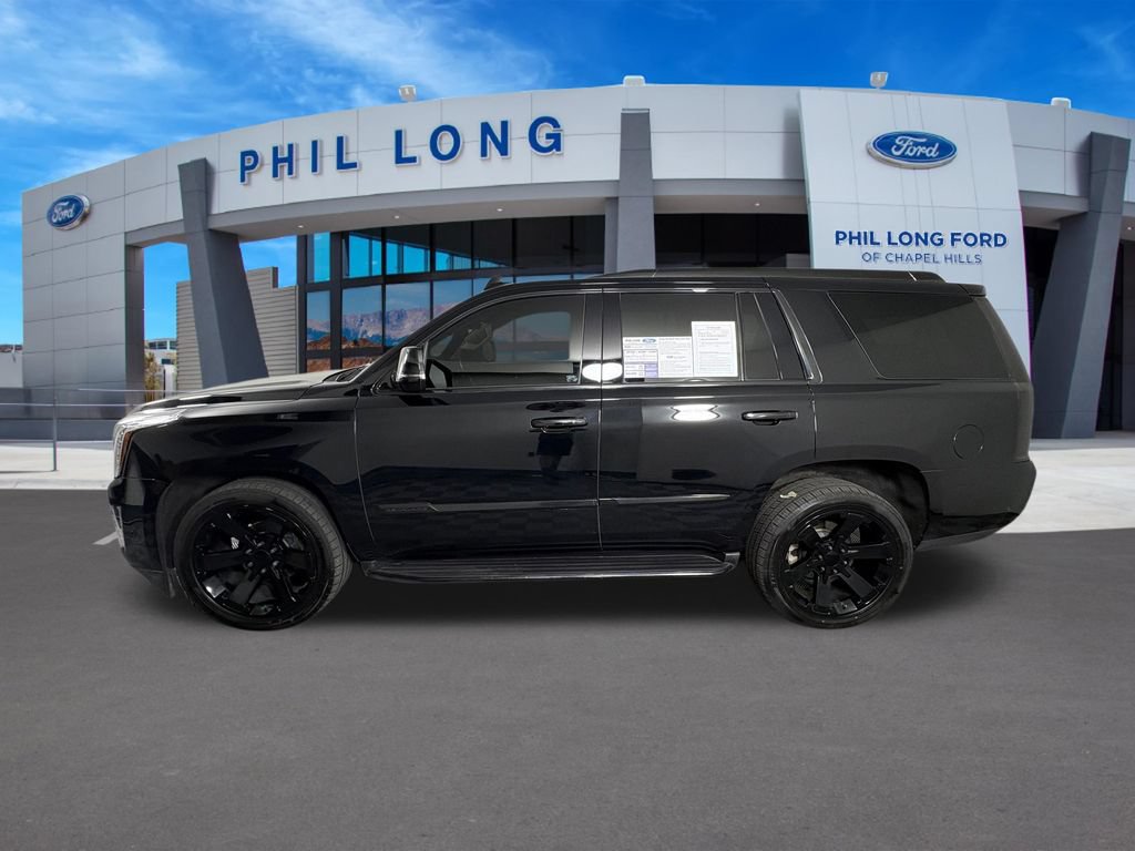 Used 2020 Cadillac Escalade Luxury AWD/4WD image 2