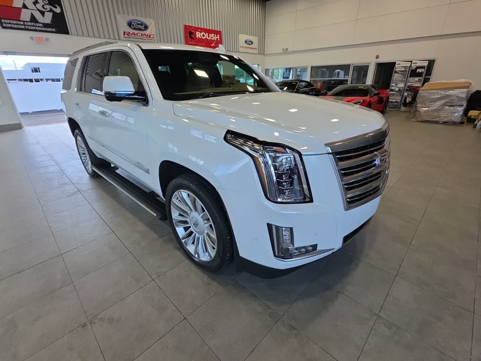 Used 2017 Cadillac Escalade Platinum AWD/4WD image 5