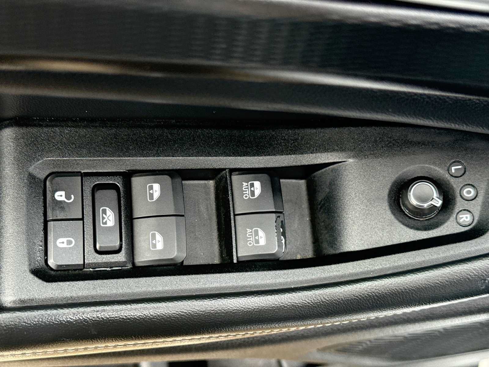 Used 2024 Jeep Grand Cherokee L Laredo AWD/4WD image 16