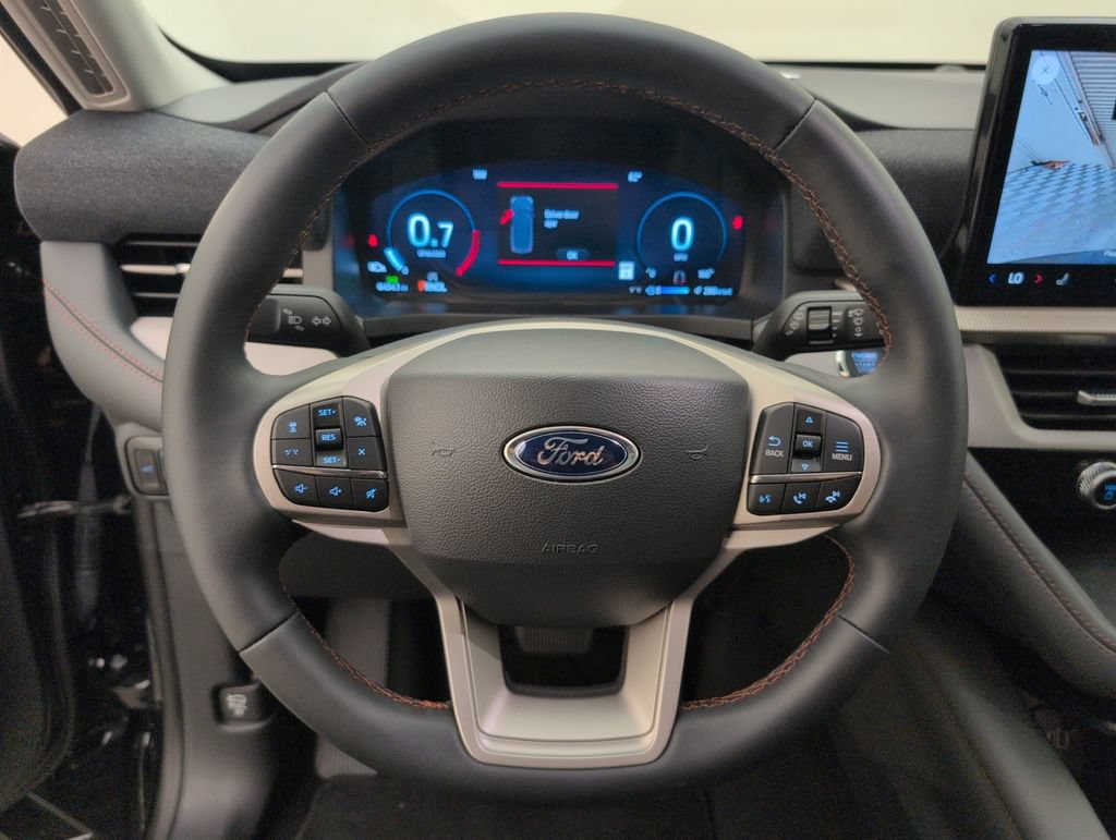 Certified 2025 Ford Explorer Active RWD image 36