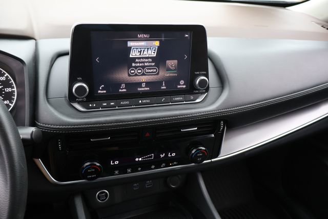 Used 2022 Nissan Rogue SV image 27