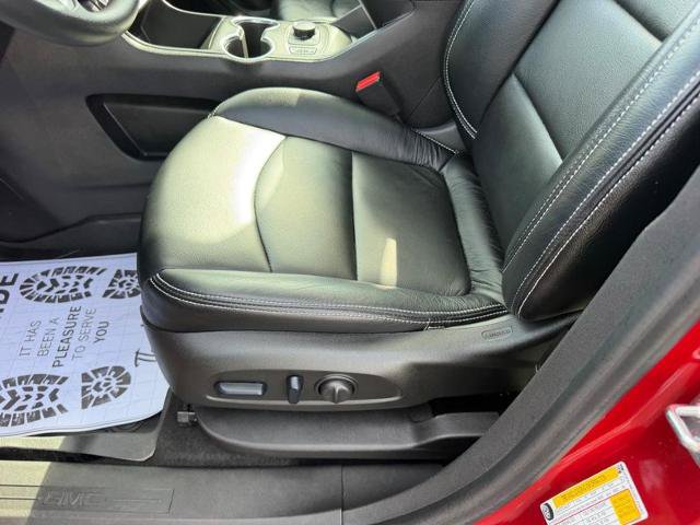 Used 2024 GMC Terrain SLE w/ Driver Convenience Package FWD image 20