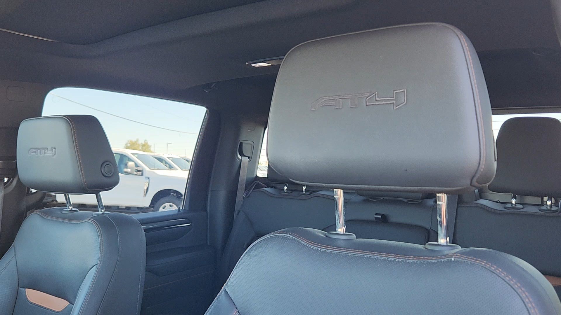 Used 2024 GMC Sierra 2500 AT4 w/ AT4 Premium Plus Package AWD/4WD image 10