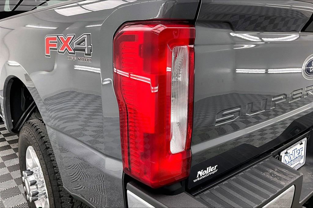 Certified 2025 Ford F350 XLT w/ FX4 Off-Road Package image 27