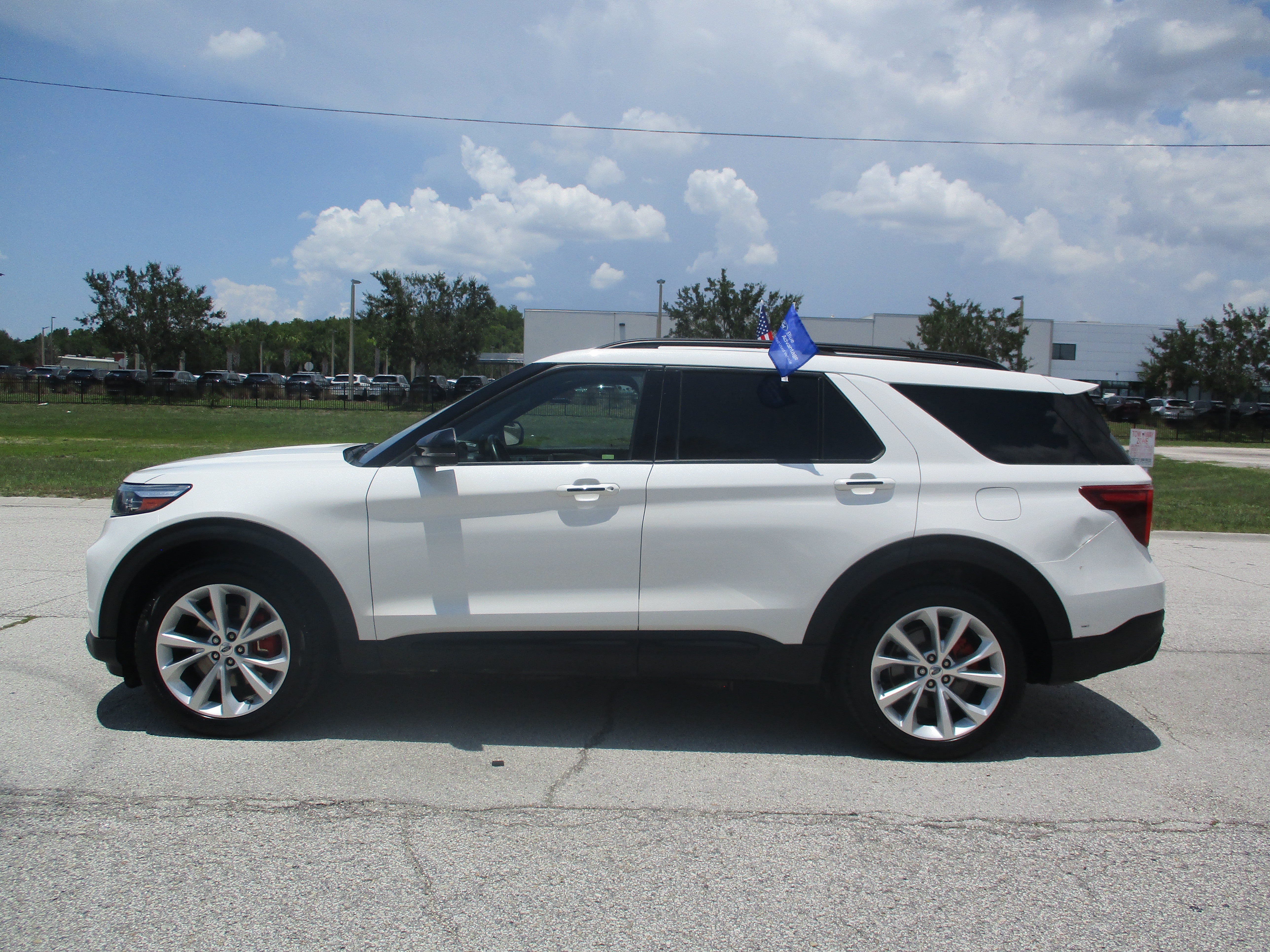 Certified 2022 Ford Explorer ST w/ Equipment Group 401A AWD/4WD image 4
