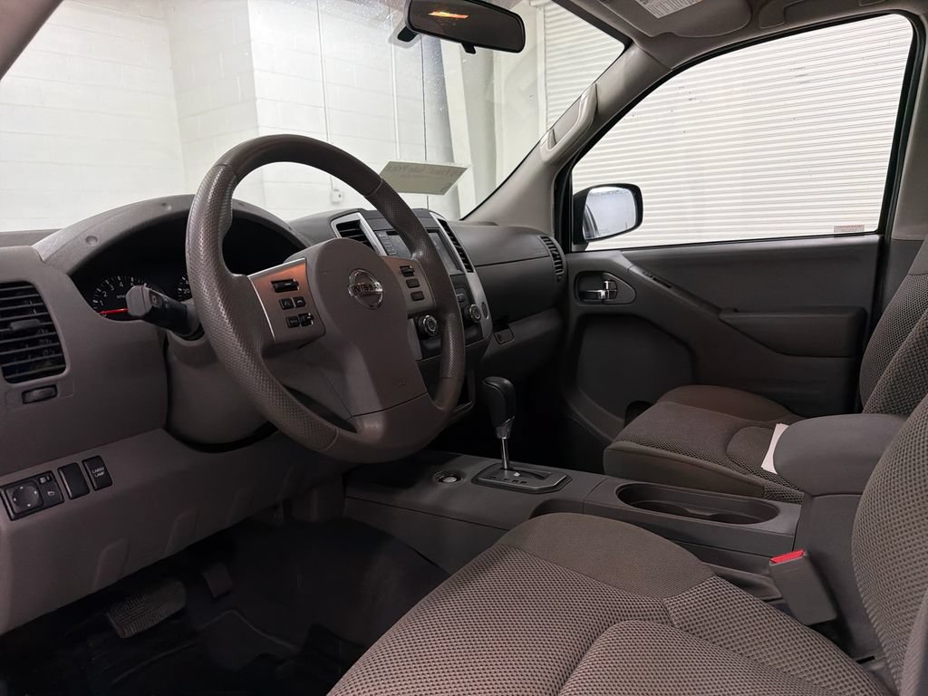 Used 2020 Nissan Frontier SV RWD image 6