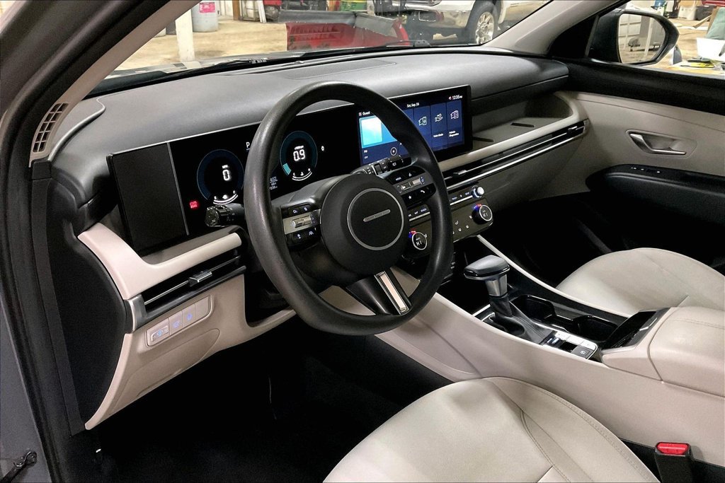 Used 2025 Hyundai Tucson SEL AWD/4WD image 13