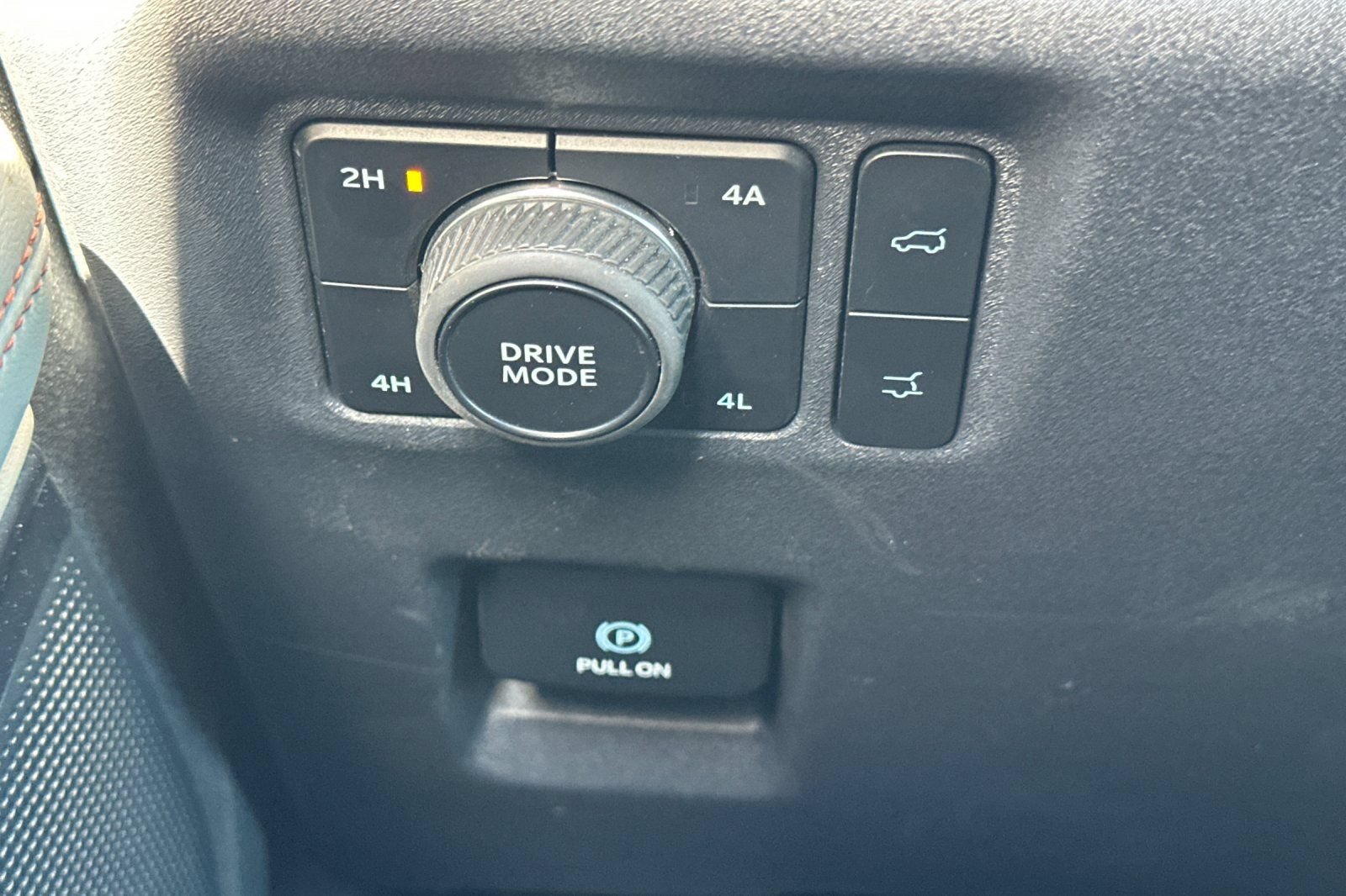 Certified 2025 Ford Expedition Active AWD/4WD image 30