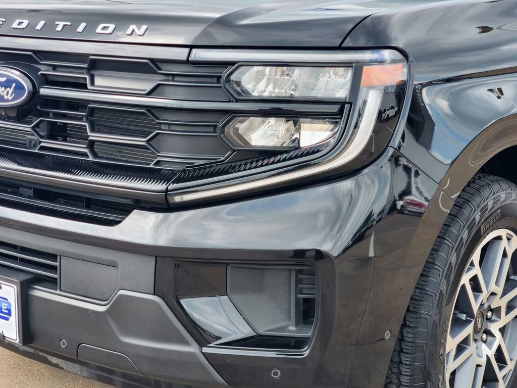Certified 2025 Ford Expedition Active AWD/4WD image 8