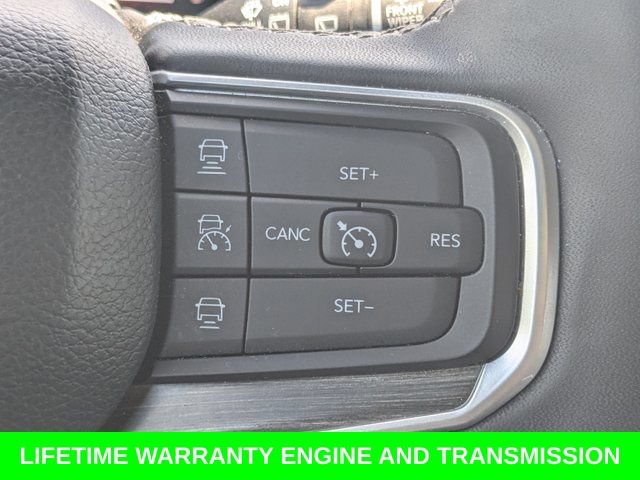 Used 2024 Jeep Wagoneer L Series II w/ Flexible Seating Group RWD image 27