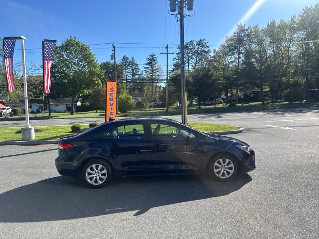 Used 2023 Toyota Corolla LE FWD image 5