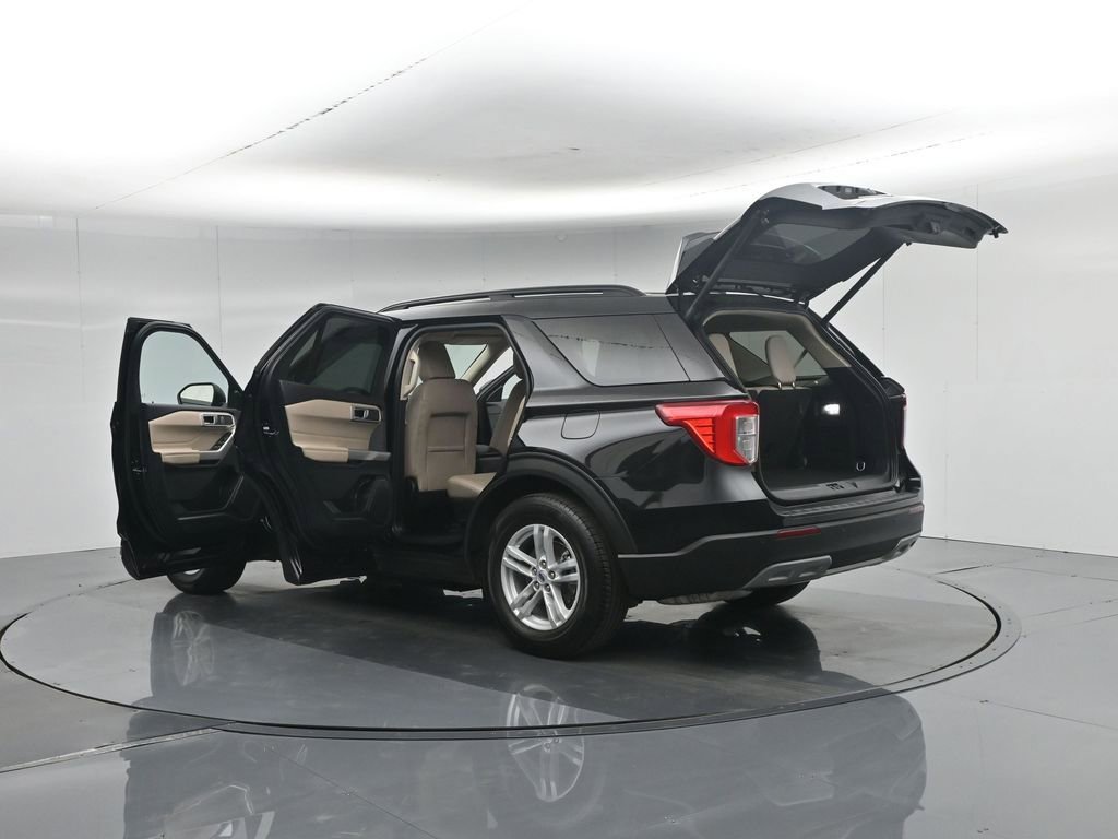 Certified 2024 Ford Explorer XLT w/ Equipment Group 202A RWD image 39