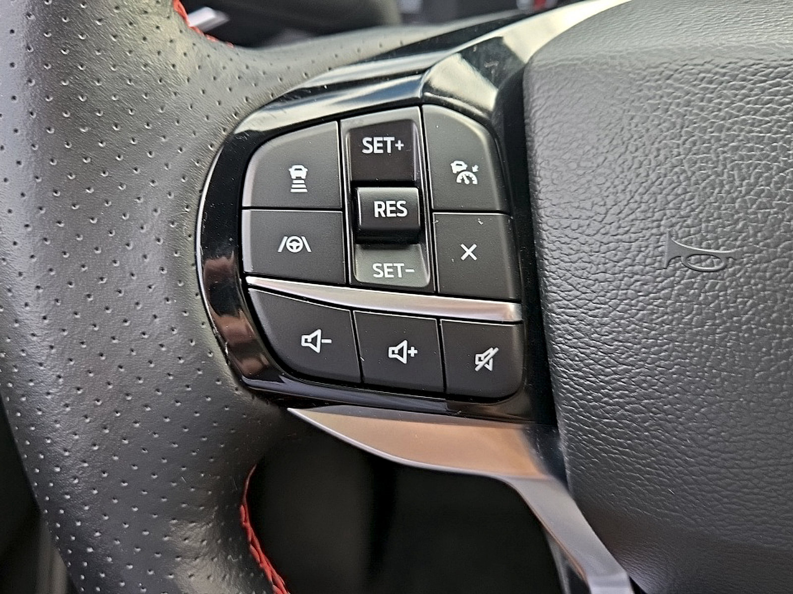 Certified 2023 Ford Explorer ST-Line AWD/4WD image 13