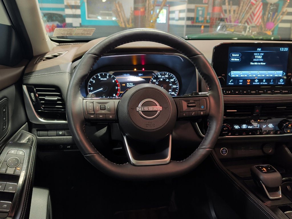 Used 2023 Nissan Rogue SL w/ SL Premium Package AWD/4WD image 5