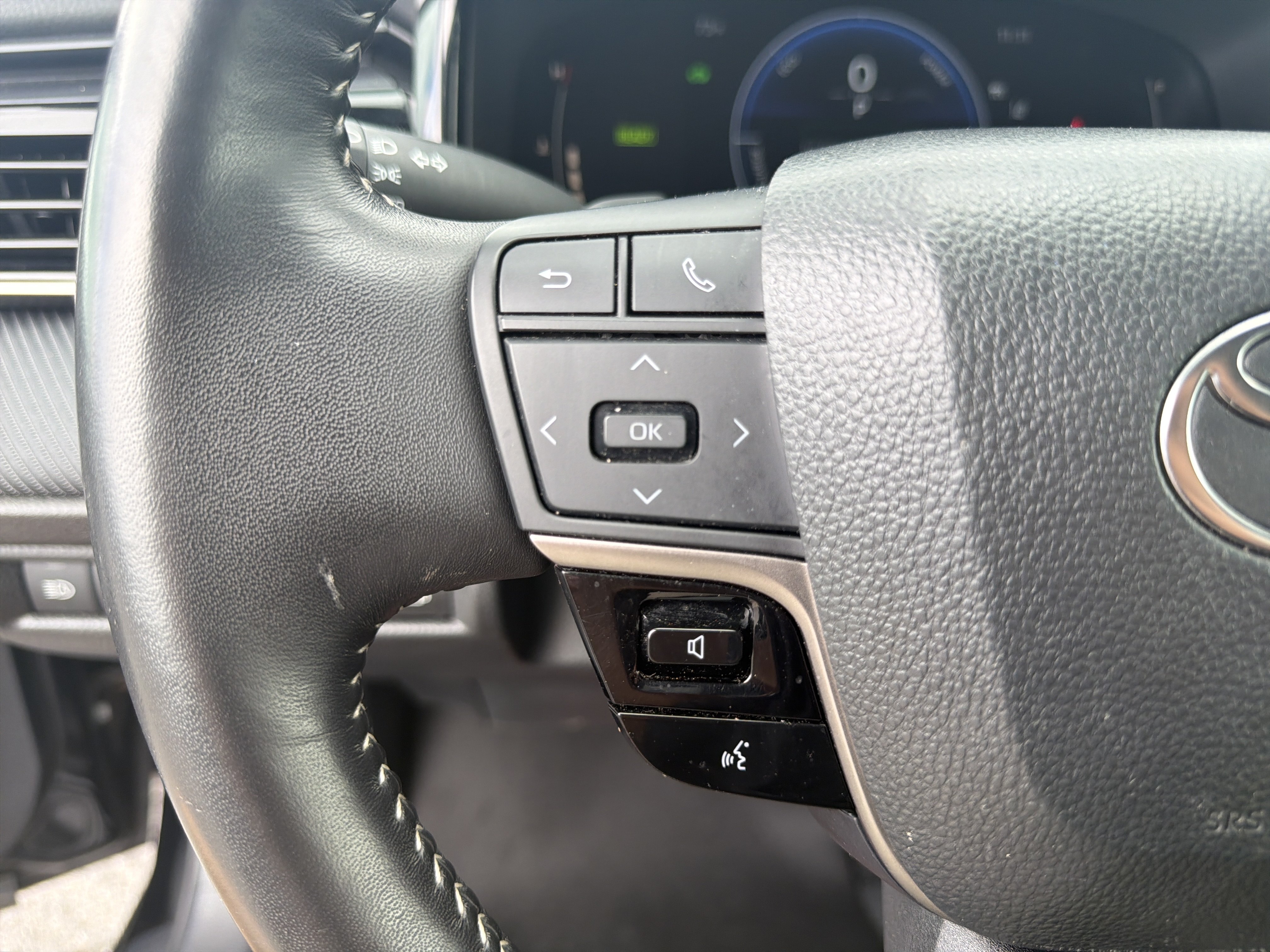 Used 2025 Toyota Camry SE FWD image 18
