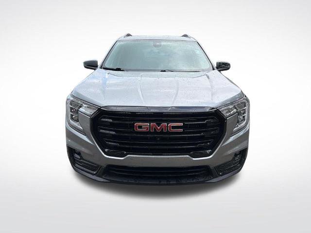 Used 2023 GMC Terrain SLT w/ Tech Package FWD image 3