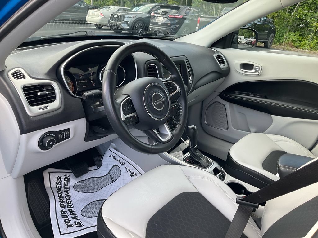 Used 2019 Jeep Compass Latitude w/ Popular Equipment Group FWD image 15