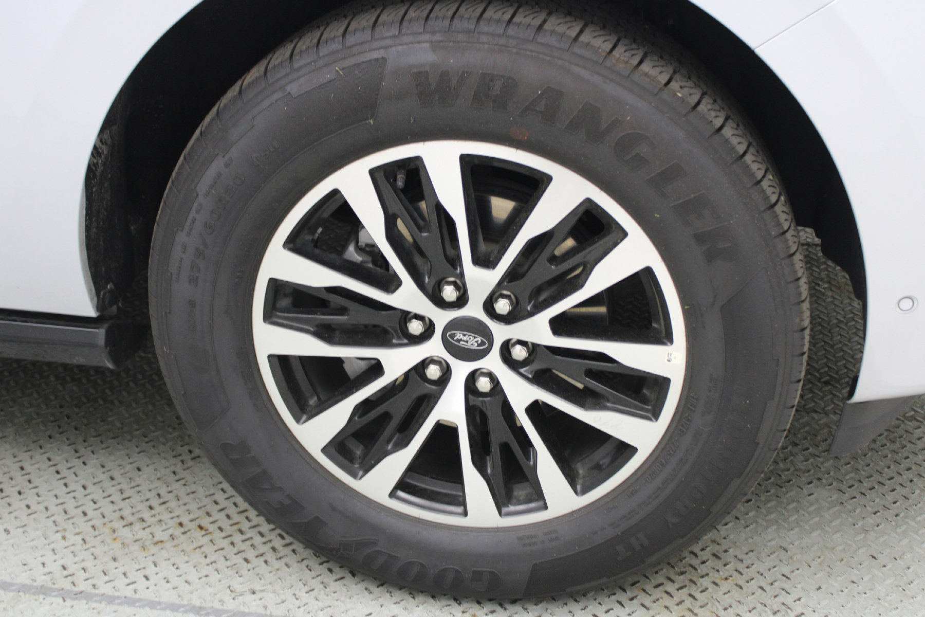 Certified 2025 Ford Expedition Platinum AWD/4WD image 19