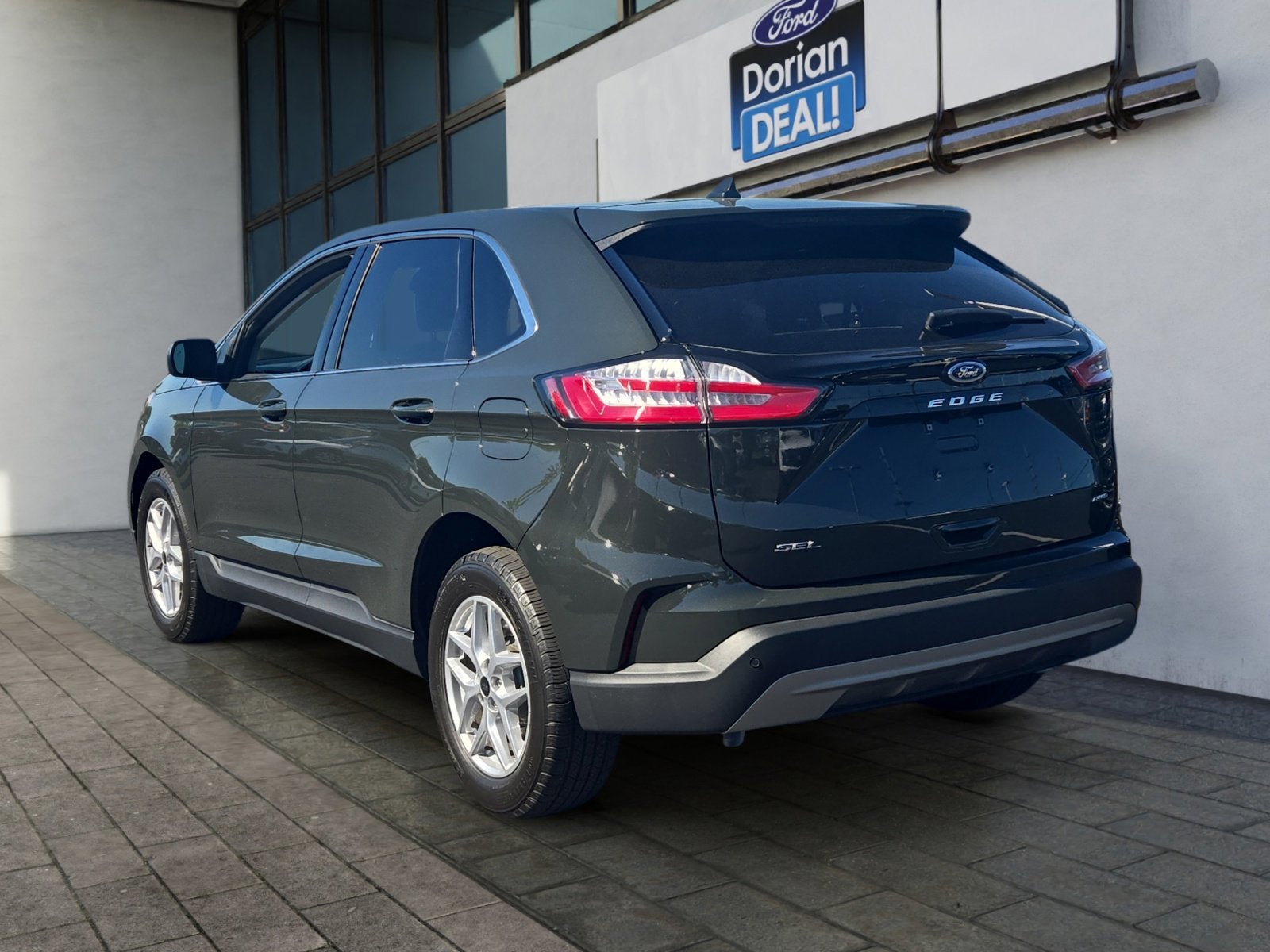 Certified 2024 Ford Edge SEL w/ Convenience Package AWD/4WD image 2
