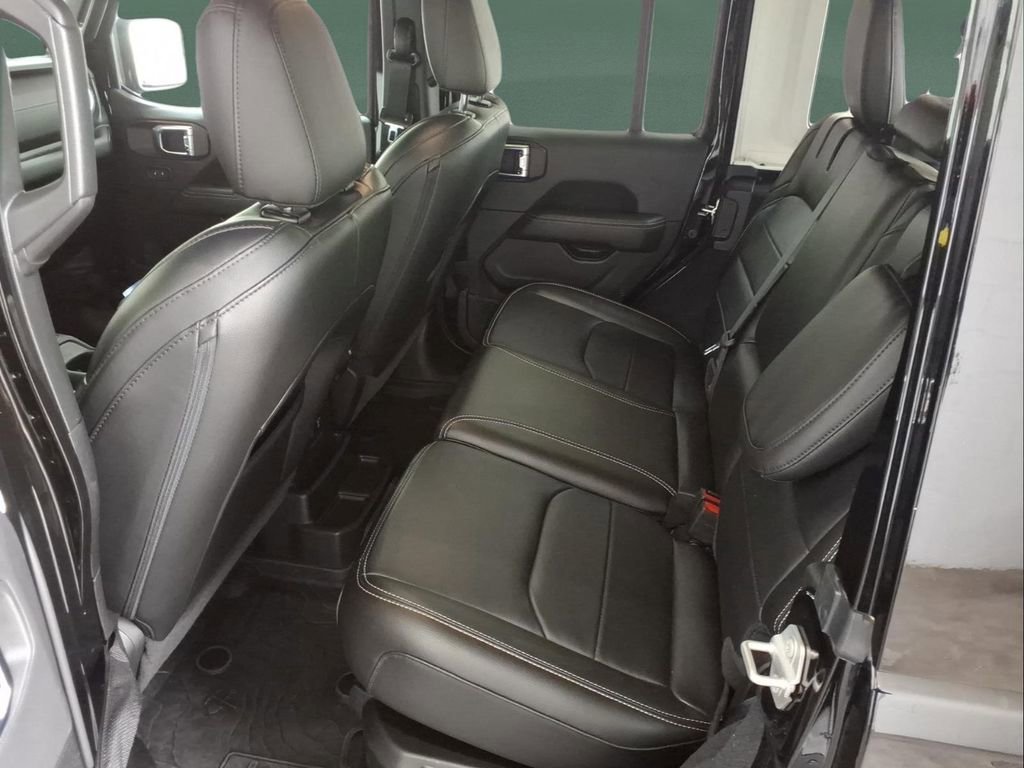 Used 2023 Jeep Wrangler Unlimited Sahara w/ Cold Weather Group AWD/4WD image 26