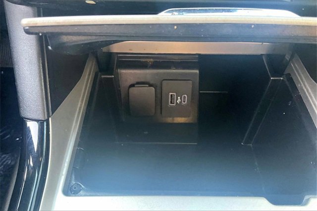 Certified 2022 Ford Explorer ST-Line w/ Class IV Trailer Tow Package image 33