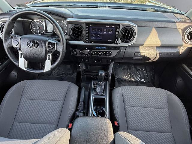 Used 2023 Toyota Tacoma SR5 w/ Technology Package AWD/4WD image 3