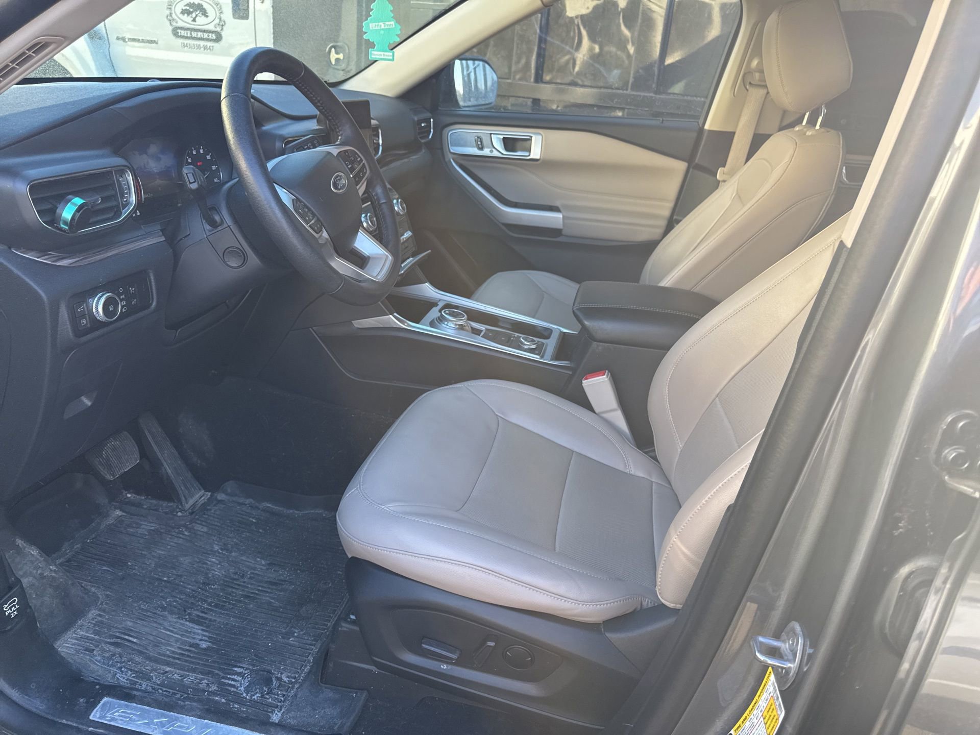 Certified 2023 Ford Explorer Limited w/ Hybrid Equipment Group 310A image 16