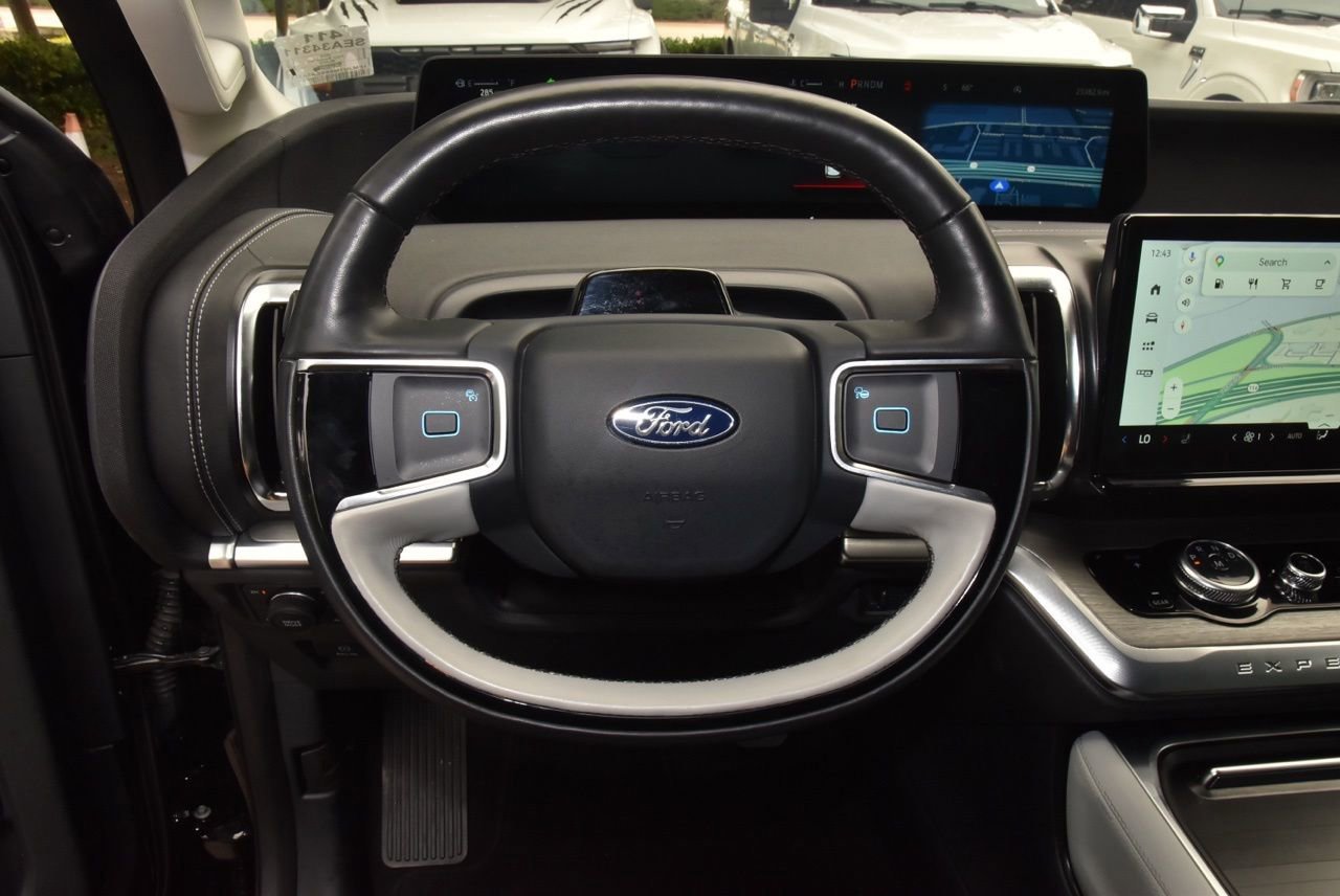 Certified 2025 Ford Expedition Platinum AWD/4WD image 24