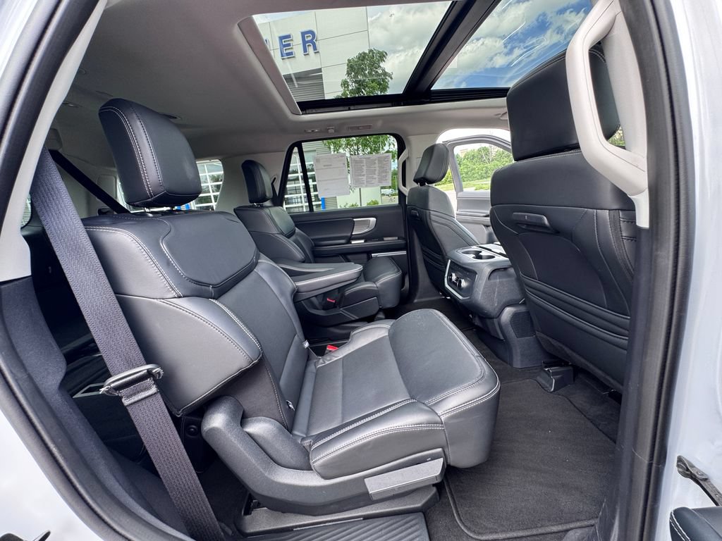 Certified 2025 Ford Expedition Platinum AWD/4WD image 30
