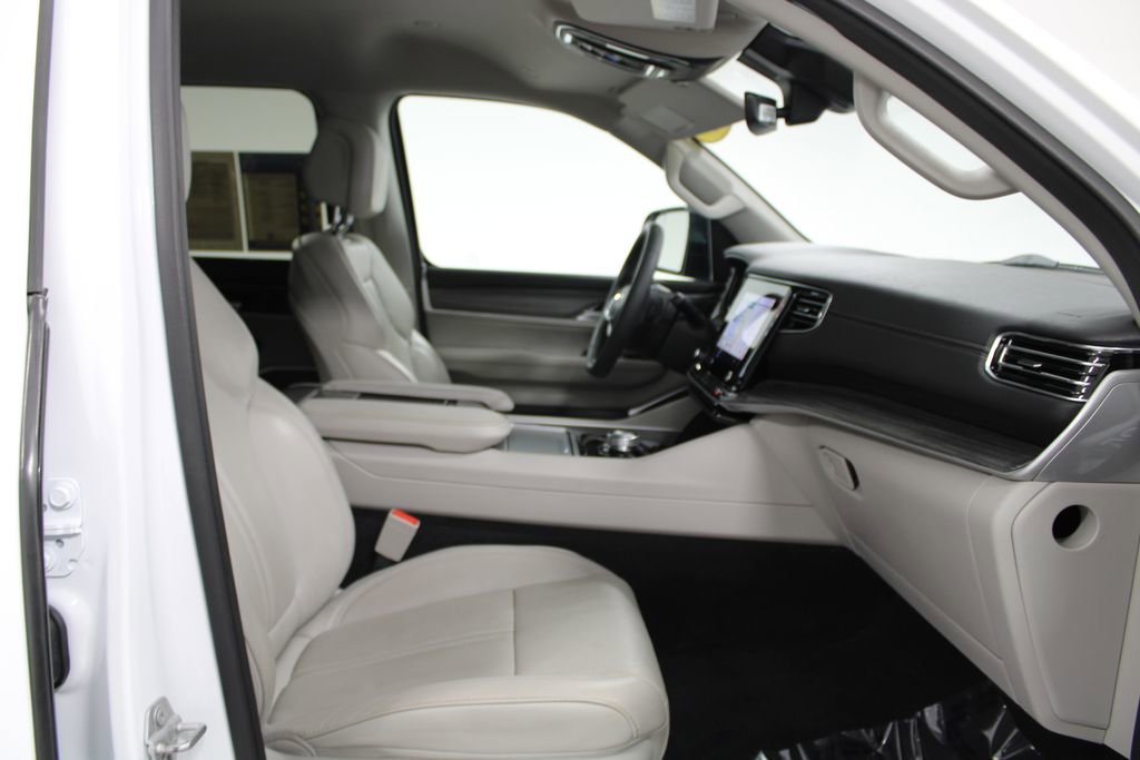 Used 2024 Jeep Wagoneer Series II image 30