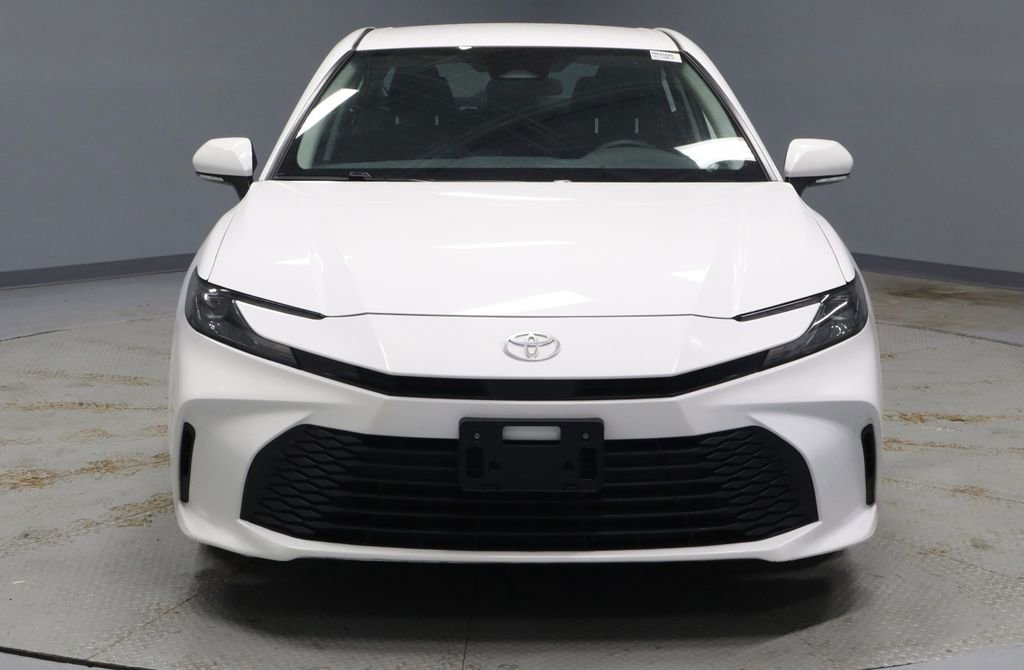 Used 2025 Toyota Camry LE FWD image 8