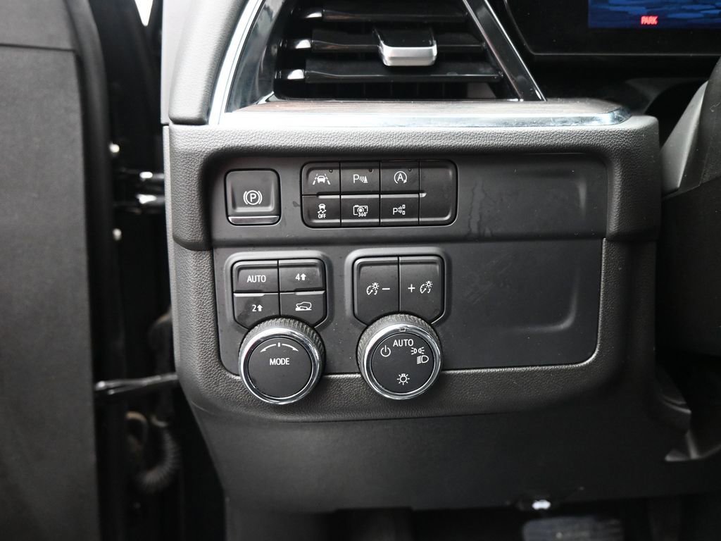 Used 2025 Chevrolet Tahoe LT image 12