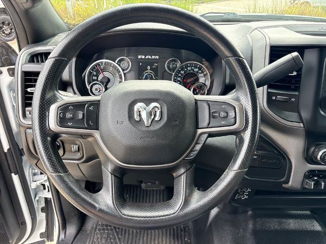 Used 2024 RAM 3500 Tradesman w/ Chrome Appearance Group AWD/4WD image 17