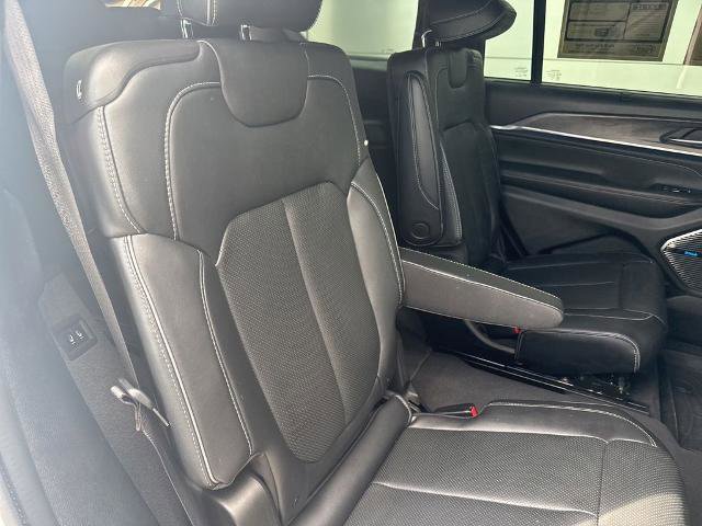 Used 2022 Jeep Grand Cherokee L Overland w/ Luxury Tech Group IV RWD image 34